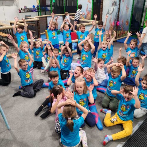 SU KANARINKO: Završno druženje Kanarinca u igraonici PEEKABOO – Incontro finale dei Canarini nella ludoteca PEEKABOO